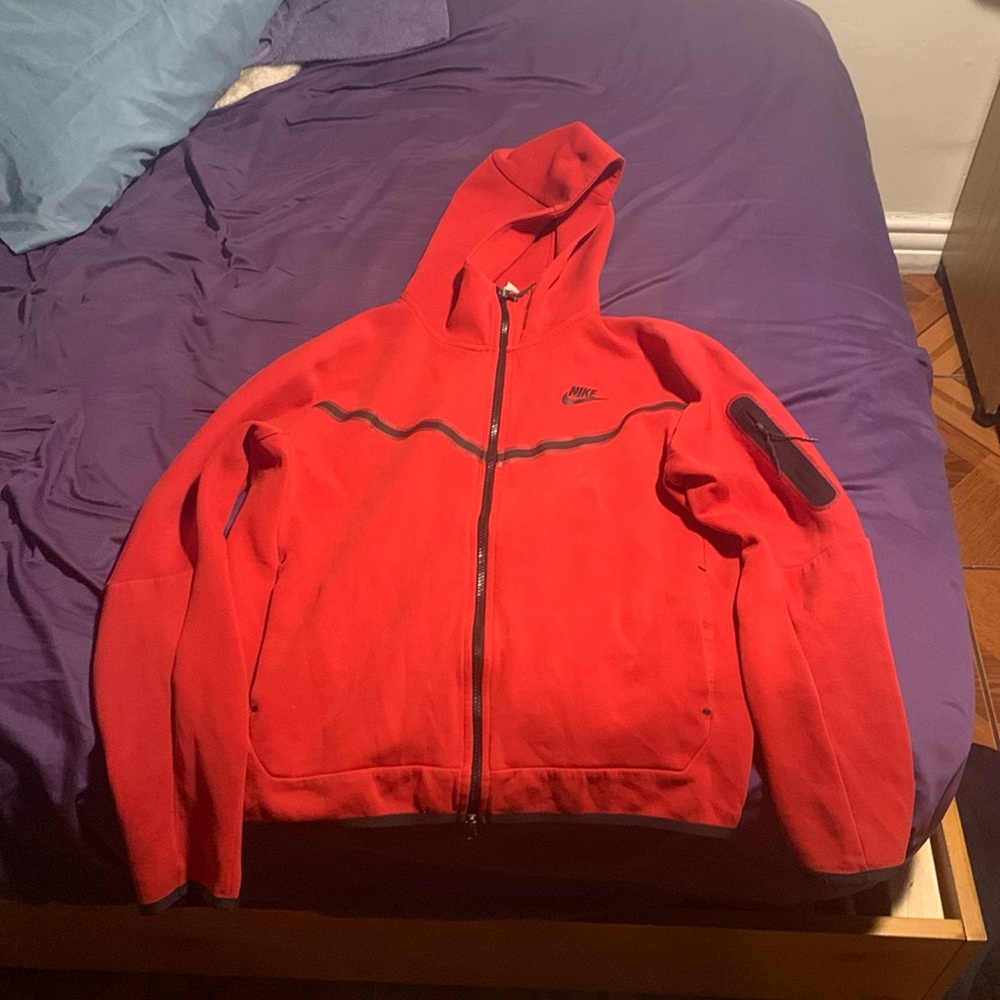 NIKE TECH RED medium sized perfect condition